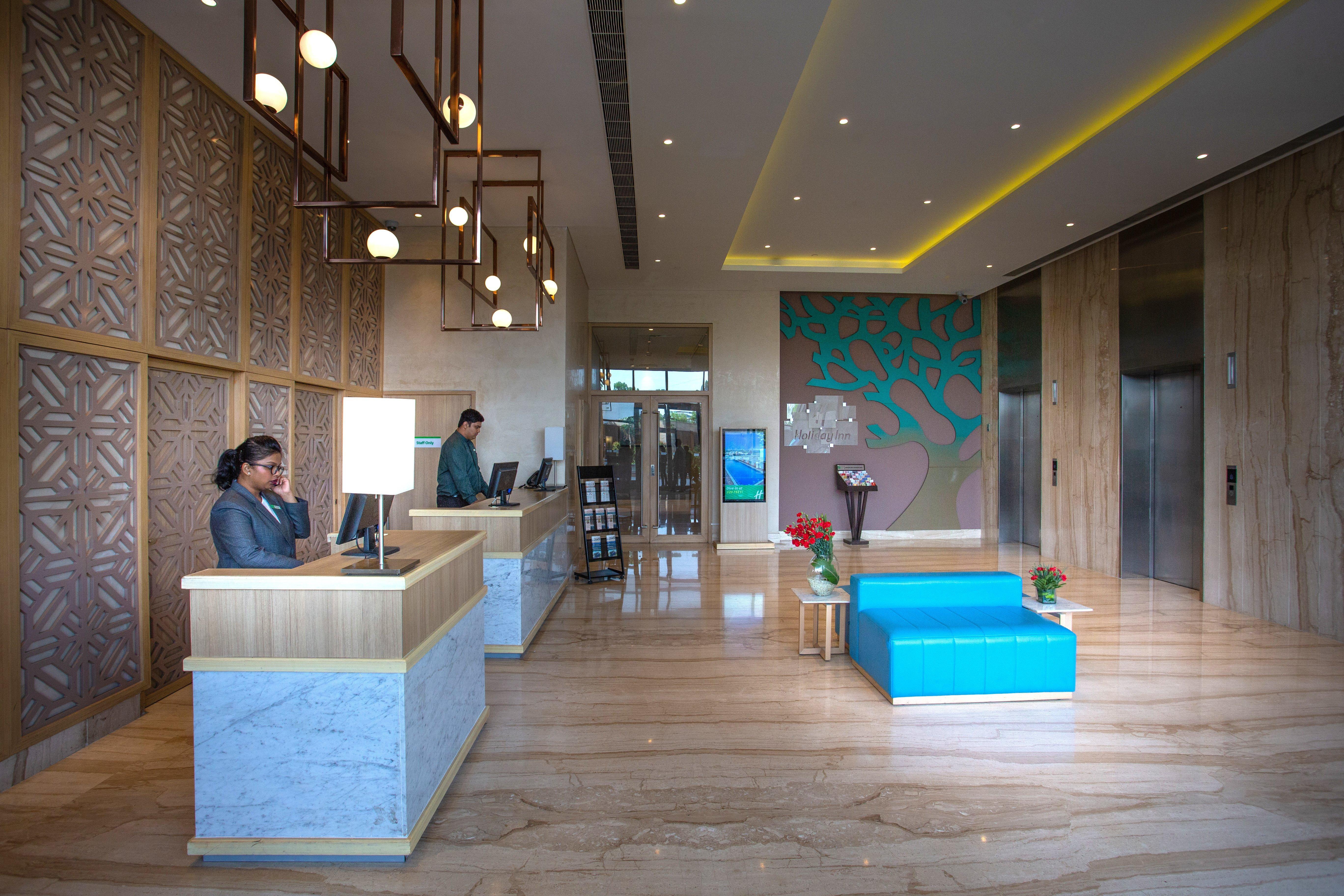 Holiday Inn Bengaluru Racecourse By Ihg Ngoại thất bức ảnh The lobby of the hotel