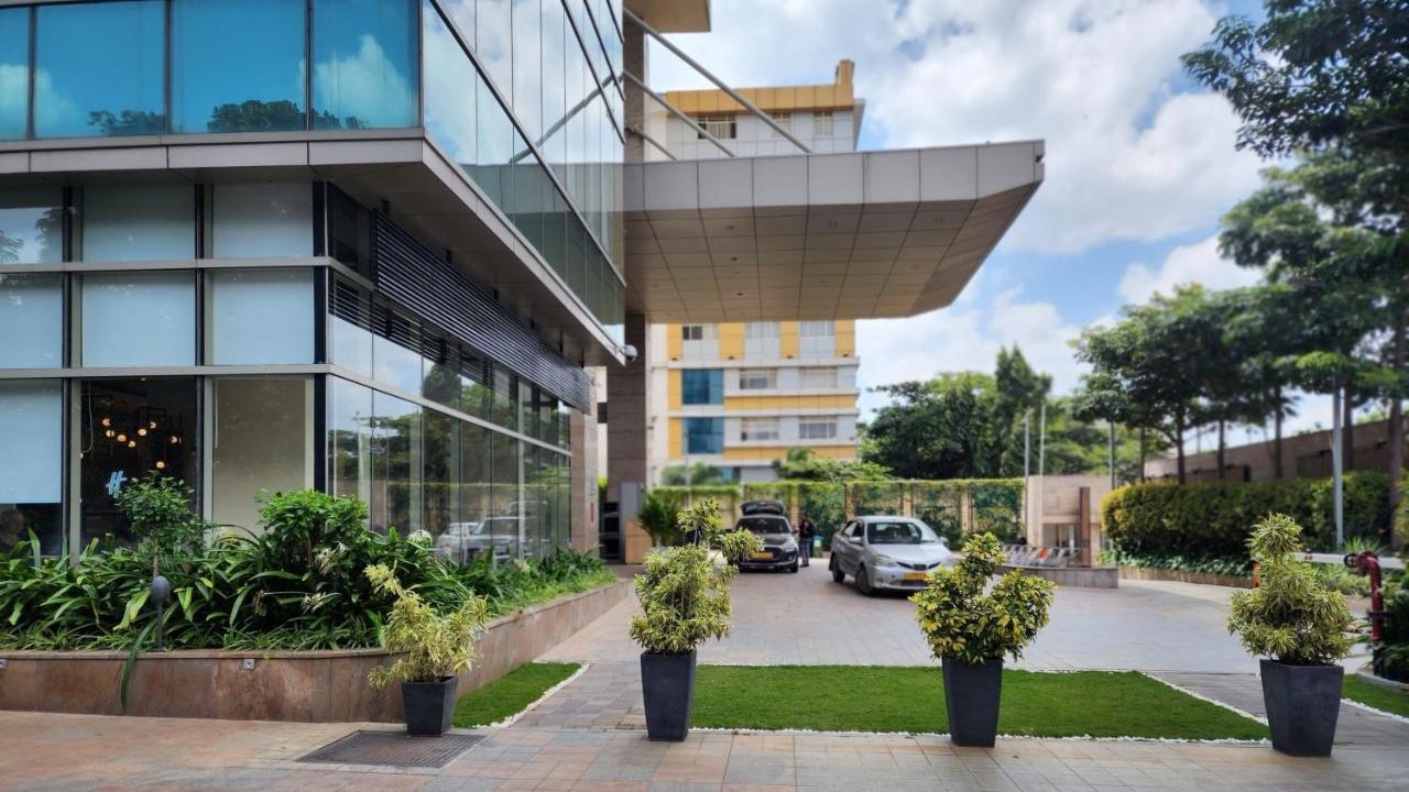 Holiday Inn Bengaluru Racecourse By Ihg Ngoại thất bức ảnh The hotel's entrance